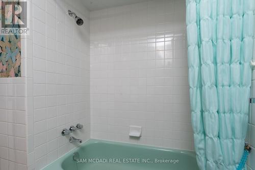 263 Chantenay Drive, Mississauga, ON - Indoor Photo Showing Bathroom