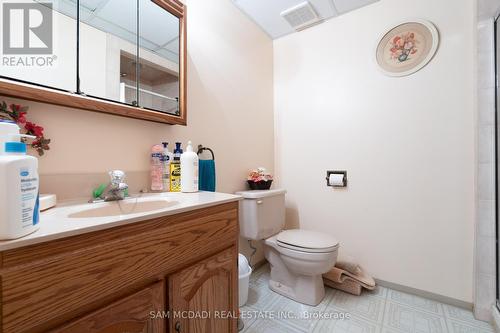 263 Chantenay Drive, Mississauga, ON - Indoor Photo Showing Bathroom