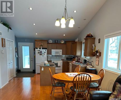 3 401 3Rd Avenue E, Assiniboia, SK - Indoor Photo Showing Dining Room