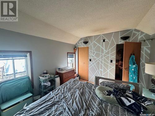 607 North Railway Street E, Swift Current, SK - Indoor Photo Showing Bedroom