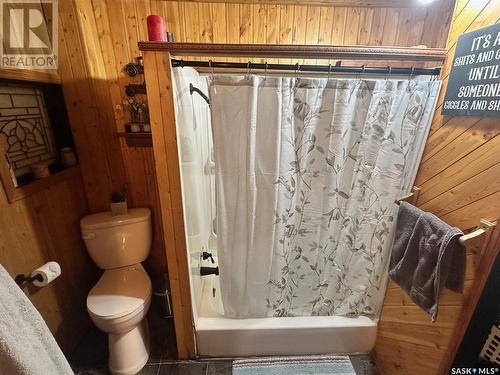 607 North Railway Street E, Swift Current, SK - Indoor Photo Showing Bathroom