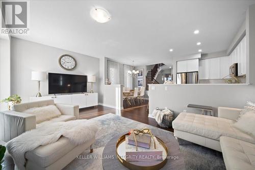 707 Vivera Place, Ottawa, ON - Indoor Photo Showing Living Room