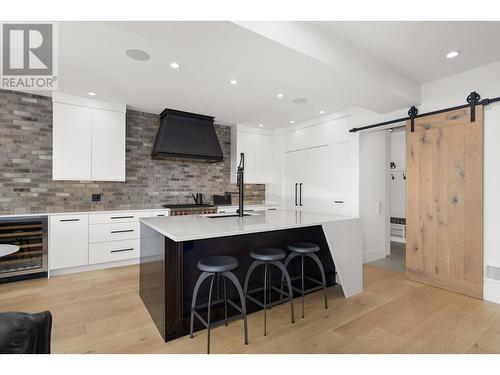 1462 Rocky Point Drive, Kelowna, BC - Indoor Photo Showing Kitchen With Upgraded Kitchen