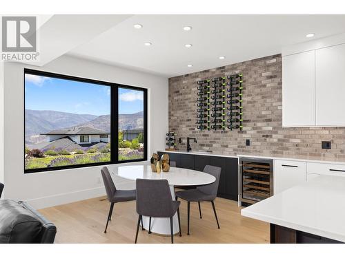 1462 Rocky Point Drive, Kelowna, BC - Indoor Photo Showing Dining Room