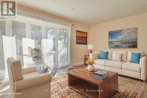 214 Marigold Avenue N, Oshawa (Centennial), ON - Indoor Photo Showing Living Room