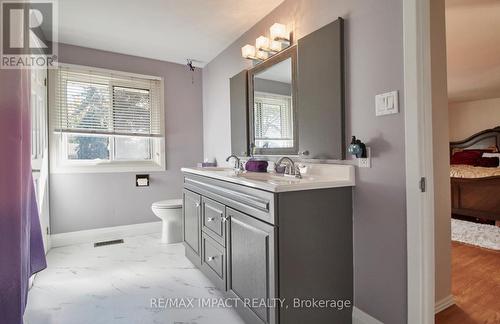 214 Marigold Avenue N, Oshawa (Centennial), ON - Indoor Photo Showing Bathroom