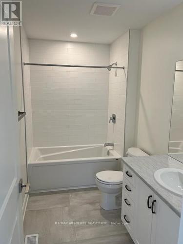 B - 10 Cockburn Street, Ottawa, ON - Indoor Photo Showing Bathroom