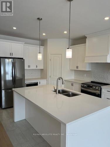 B - 10 Cockburn Street, Ottawa, ON - Indoor Photo Showing Kitchen With Double Sink With Upgraded Kitchen