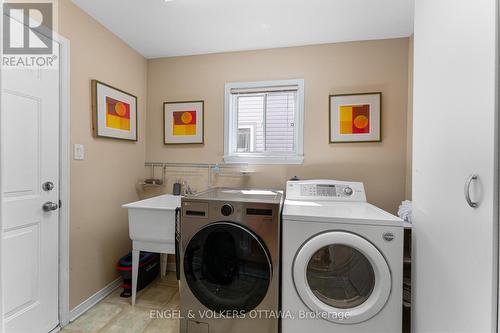 2 Knotwood Court, Ottawa, ON - Indoor Photo Showing Laundry Room