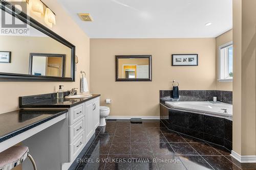 2 Knotwood Court, Ottawa, ON - Indoor Photo Showing Bathroom