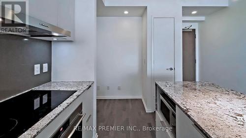 1411 - 1 Bloor Street E, Toronto, ON - Indoor Photo Showing Kitchen