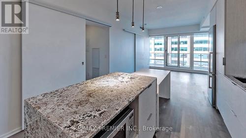 1411 - 1 Bloor Street E, Toronto, ON - Indoor Photo Showing Kitchen