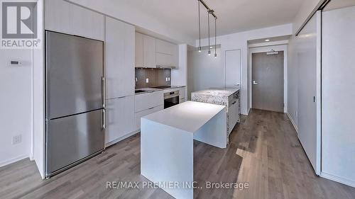 1411 - 1 Bloor Street E, Toronto, ON - Indoor Photo Showing Kitchen