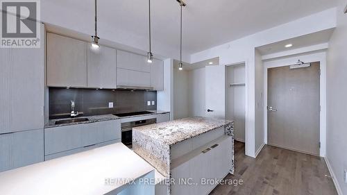 1411 - 1 Bloor Street E, Toronto, ON - Indoor Photo Showing Kitchen