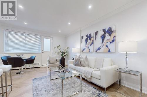 307 - 936 Glen Street, Oshawa, ON - Indoor Photo Showing Living Room