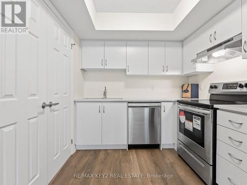 442 - 2789 Eglinton Avenue E, Toronto, ON - Indoor Photo Showing Kitchen