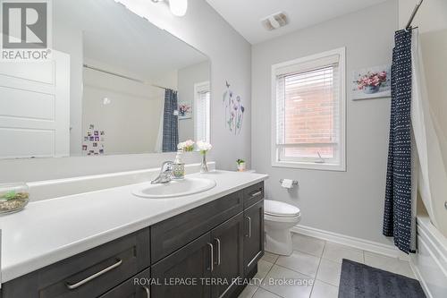 1407 Chretien Street, Milton, ON - Indoor Photo Showing Bathroom