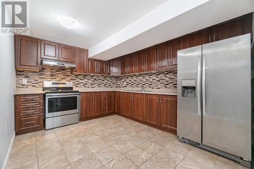 1407 Chretien Street, Milton, ON - Indoor Photo Showing Kitchen