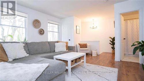 1333 Victoria Drive, London, ON - Indoor Photo Showing Living Room