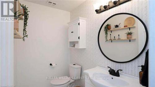 1333 Victoria Drive, London, ON - Indoor Photo Showing Bathroom