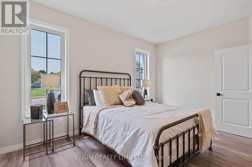 61 Canary Street, Tillsonburg, ON - Indoor Photo Showing Bedroom