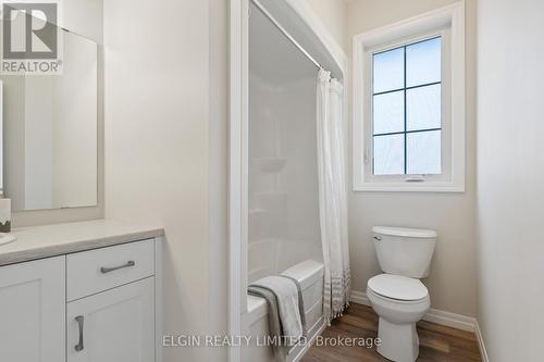 61 Canary Street, Tillsonburg, ON - Indoor Photo Showing Bathroom