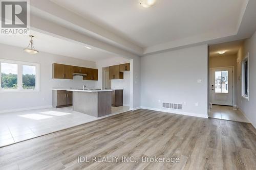 7461 Majestic Trail, Niagara Falls, ON - Indoor Photo Showing Kitchen