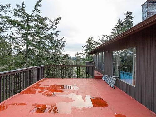 1465 Charlton Rd, Saanich, BC 