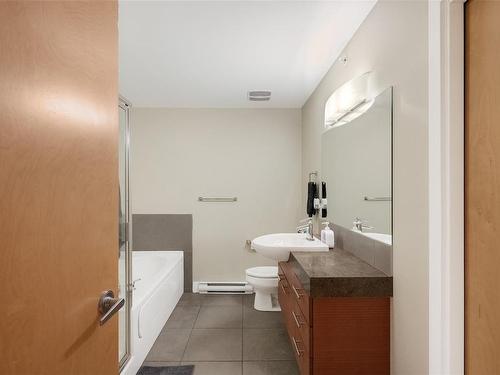 203-610 Johnson St, Victoria, BC - Indoor Photo Showing Bathroom