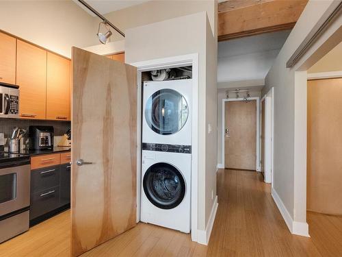 203-610 Johnson St, Victoria, BC - Indoor Photo Showing Laundry Room