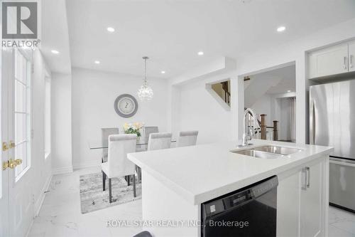 527 Rossland Road E, Ajax, ON - Indoor Photo Showing Kitchen With Double Sink With Upgraded Kitchen