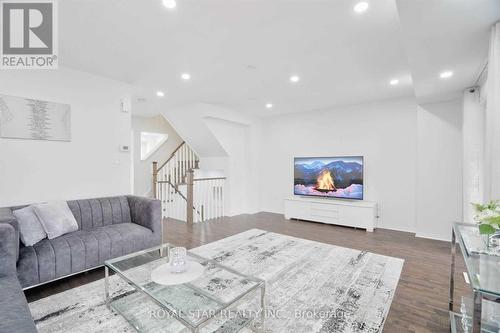 527 Rossland Road E, Ajax, ON - Indoor Photo Showing Living Room