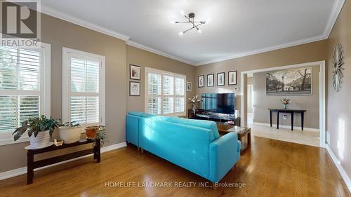 275 Peak Point Boulevard, Vaughan, ON - Indoor Photo Showing Living Room