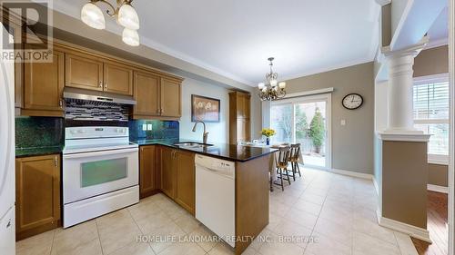 275 Peak Point Boulevard, Vaughan, ON - Indoor Photo Showing Kitchen