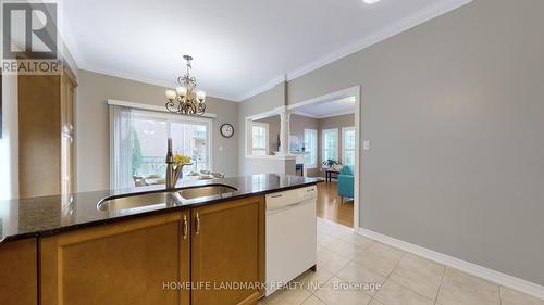 275 Peak Point Boulevard, Vaughan, ON - Indoor Photo Showing Kitchen With Double Sink