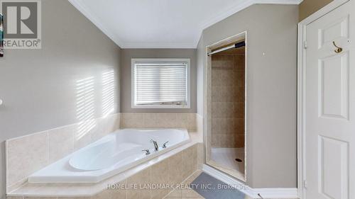 275 Peak Point Boulevard, Vaughan, ON - Indoor Photo Showing Bathroom