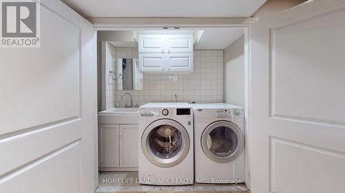 275 Peak Point Boulevard, Vaughan, ON - Indoor Photo Showing Laundry Room