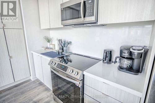 403 - 415 Sea Ray Avenue, Innisfil, ON - Indoor Photo Showing Kitchen With Upgraded Kitchen