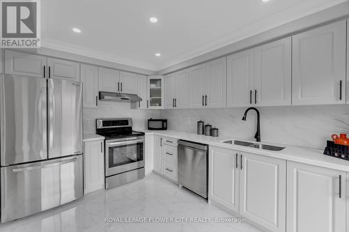 51 Sweetwood Circle, Brampton, ON - Indoor Photo Showing Kitchen With Double Sink With Upgraded Kitchen