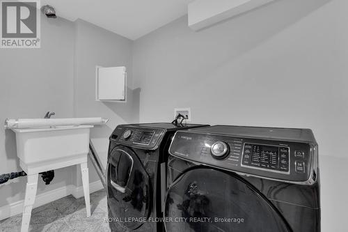 51 Sweetwood Circle, Brampton, ON - Indoor Photo Showing Laundry Room