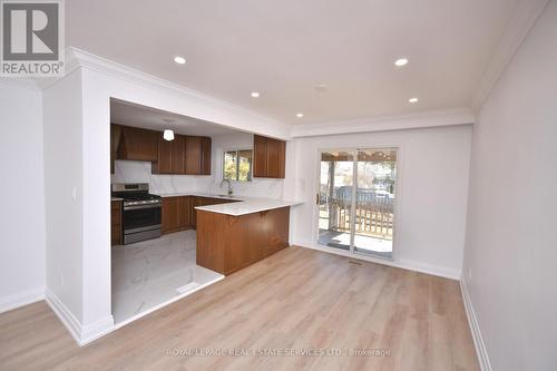 445 Willis Drive, Oakville, ON - Indoor Photo Showing Kitchen