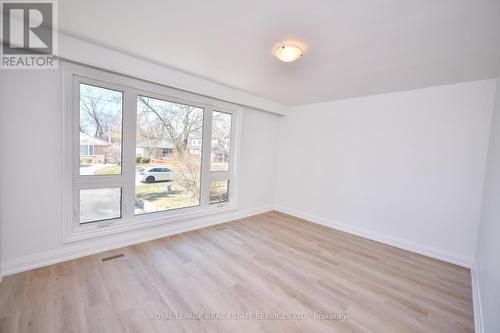 445 Willis Drive, Oakville, ON - Indoor Photo Showing Other Room