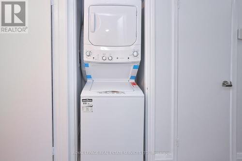 445 Willis Drive, Oakville, ON - Indoor Photo Showing Laundry Room