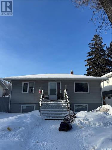 425 S Avenue S, Saskatoon, SK - Outdoor With Facade