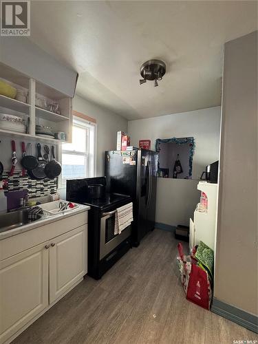 425 S Avenue S, Saskatoon, SK - Indoor