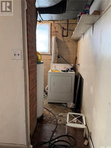 425 S Avenue S, Saskatoon, SK - Indoor Photo Showing Laundry Room