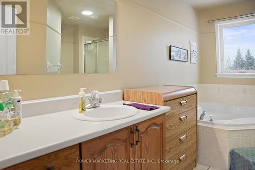 990 Serenity Avenue, Ottawa, ON - Indoor Photo Showing Bathroom