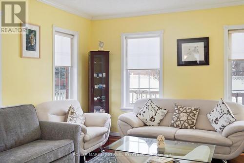 990 Serenity Avenue, Ottawa, ON - Indoor Photo Showing Living Room