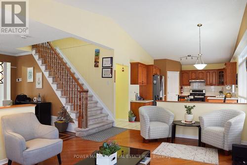 990 Serenity Avenue, Ottawa, ON - Indoor Photo Showing Living Room