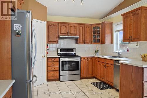 990 Serenity Avenue, Ottawa, ON - Indoor Photo Showing Kitchen With Double Sink